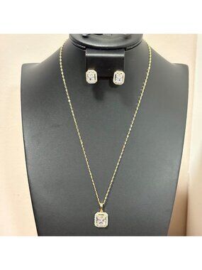 Xuping Jewelry Gold Pleated Rectangle Necklace Earring Set white zirconia Gold T